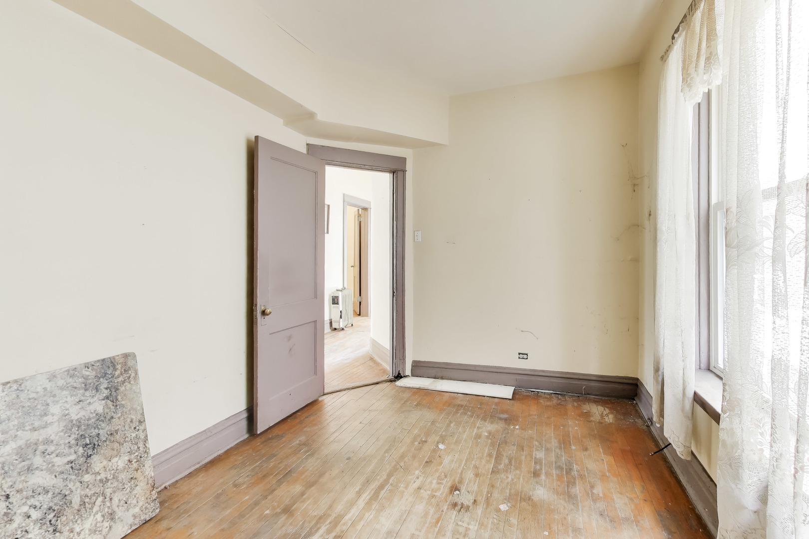 3829 W Gladys Avenue