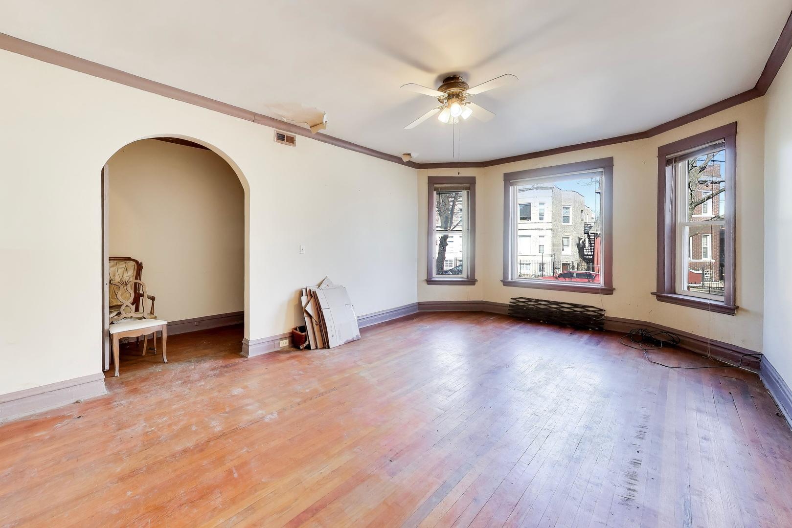 3829 W Gladys Avenue