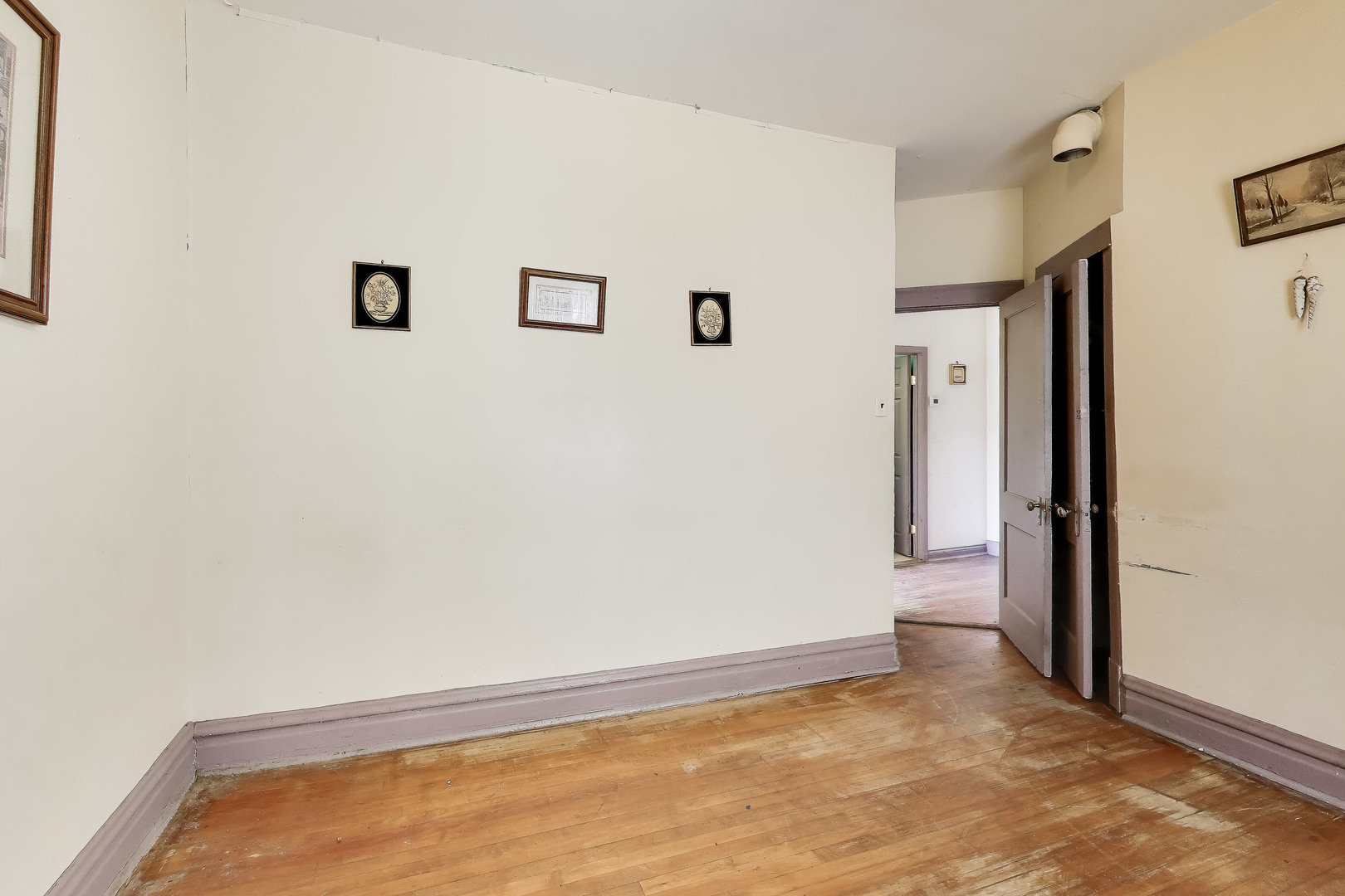 3829 W Gladys Avenue