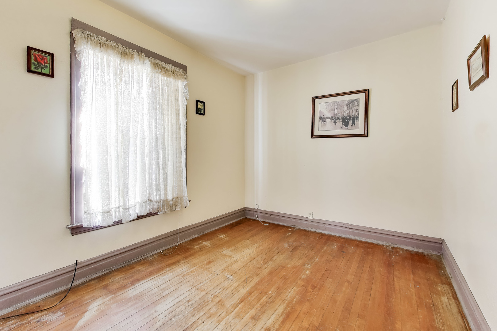3829 W Gladys Avenue