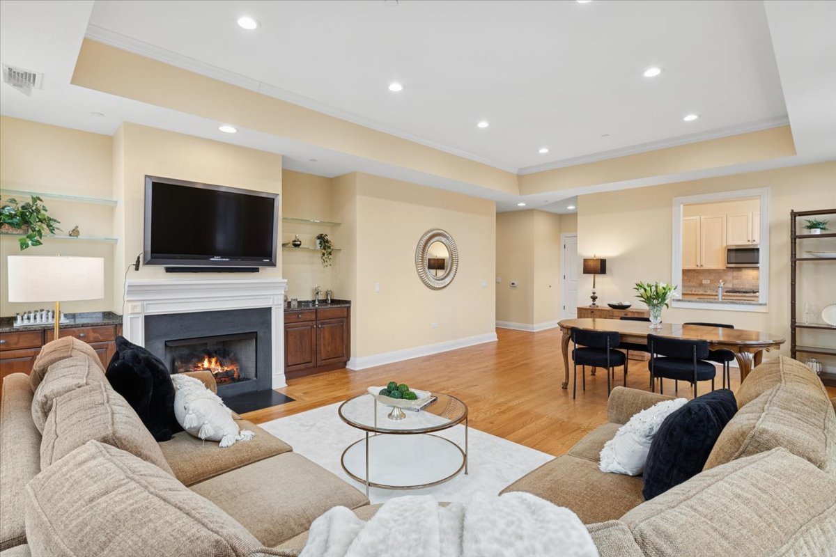 1041 N RIDGE Road Unit: 304