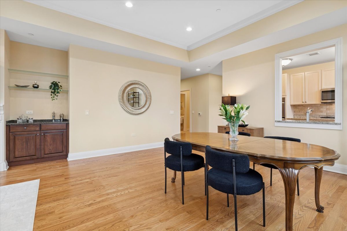 1041 N RIDGE Road Unit: 304