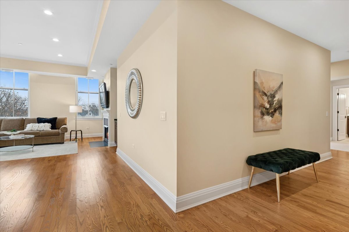 1041 N RIDGE Road Unit: 304