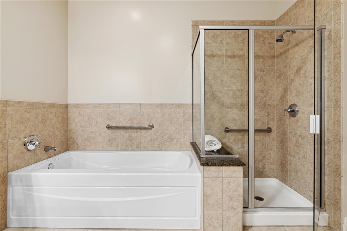 1041 N RIDGE Road Unit: 304
