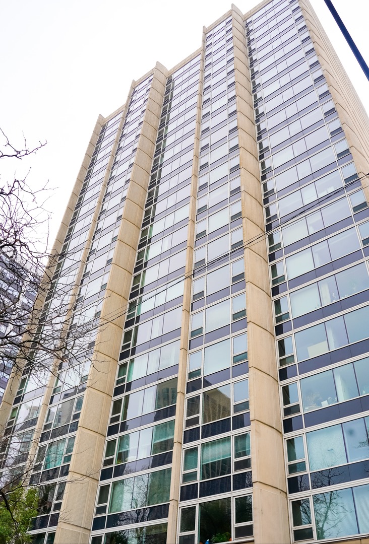 2728 N Hampden Court Unit: 1601