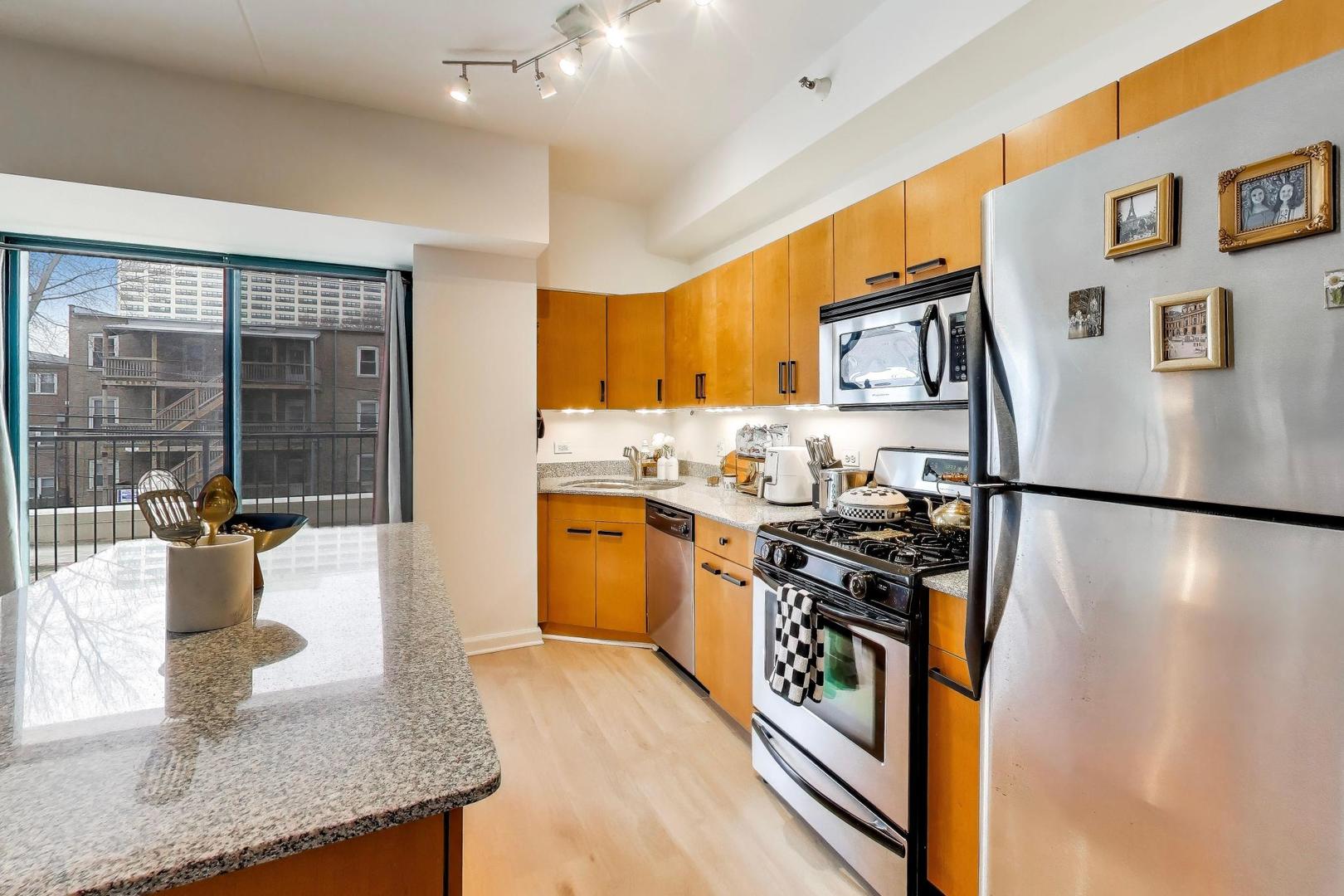 4848 N SHERIDAN Road Unit: 203