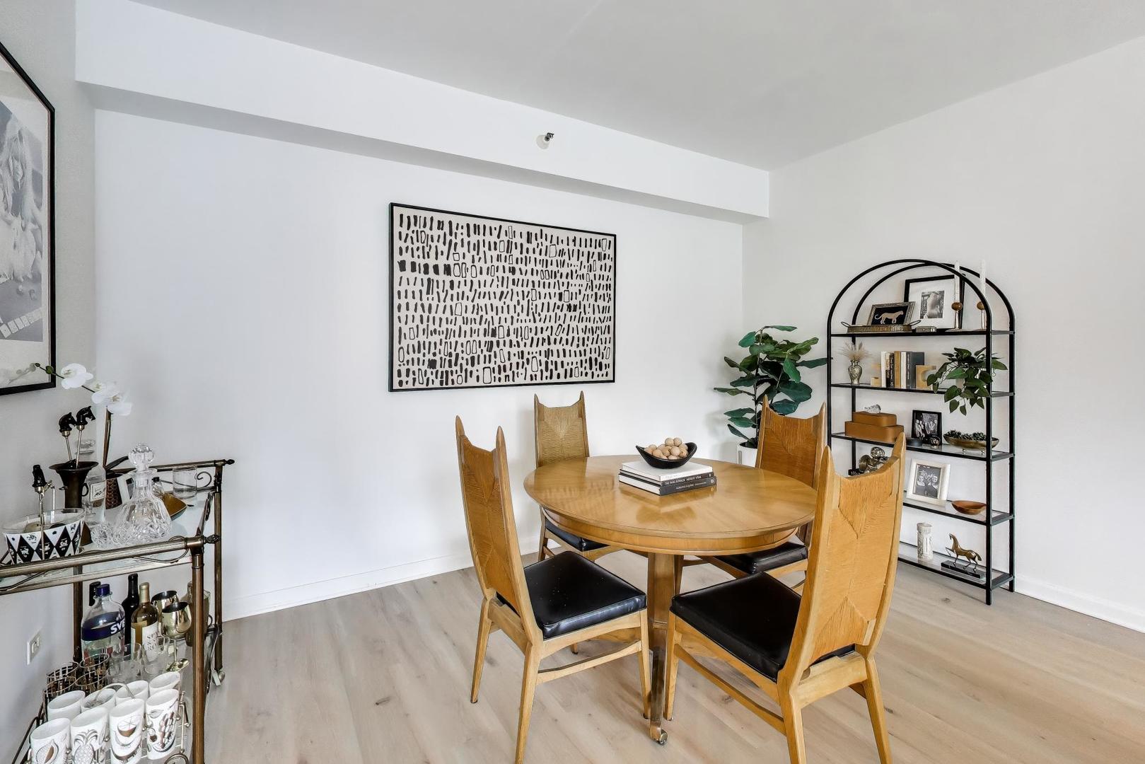 4848 N SHERIDAN Road Unit: 203