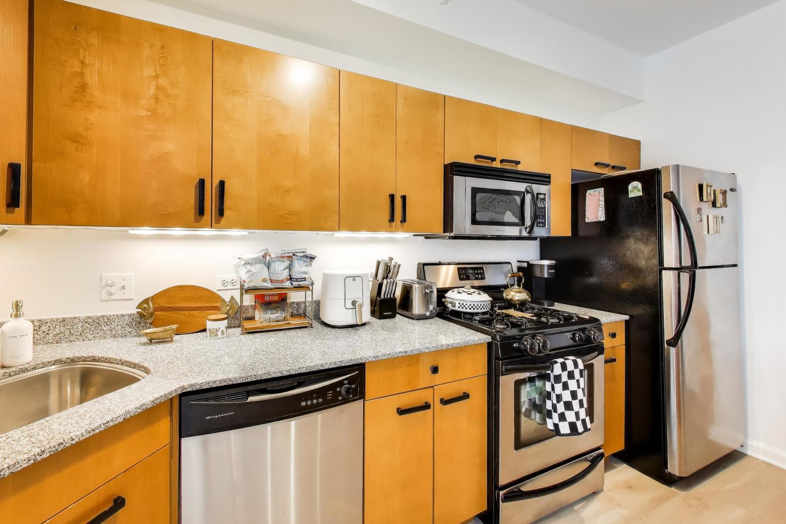 4848 N SHERIDAN Road Unit: 203