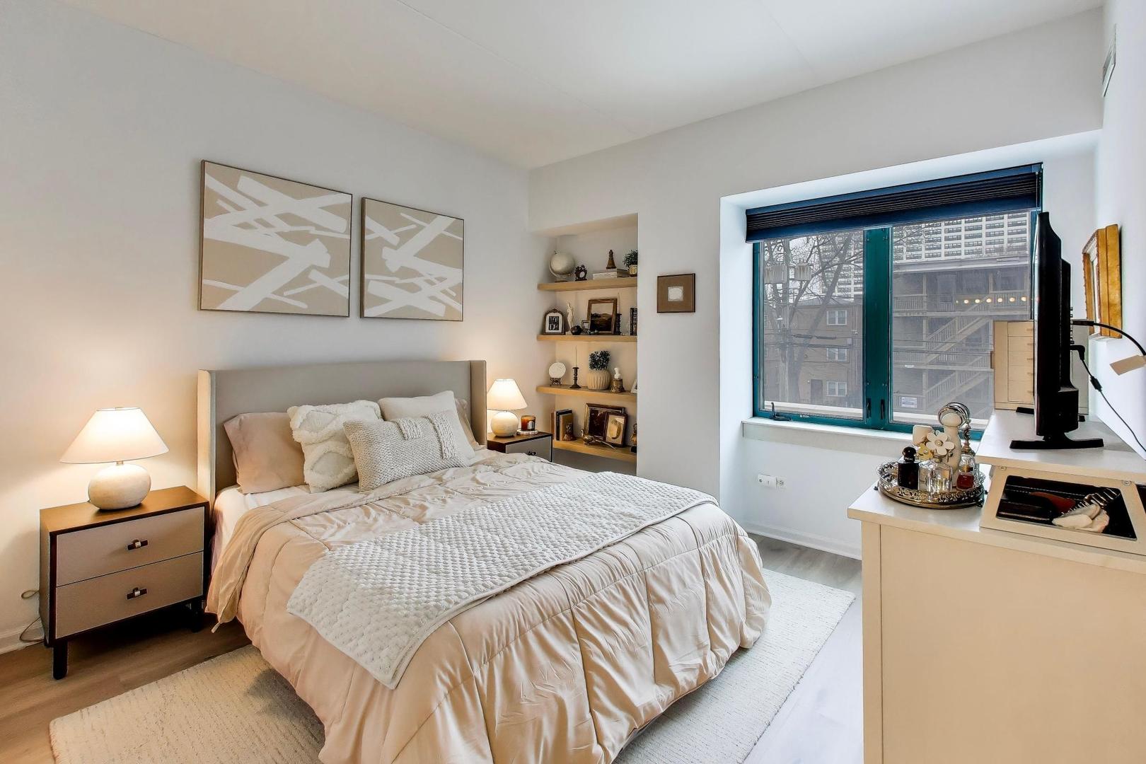 4848 N SHERIDAN Road Unit: 203