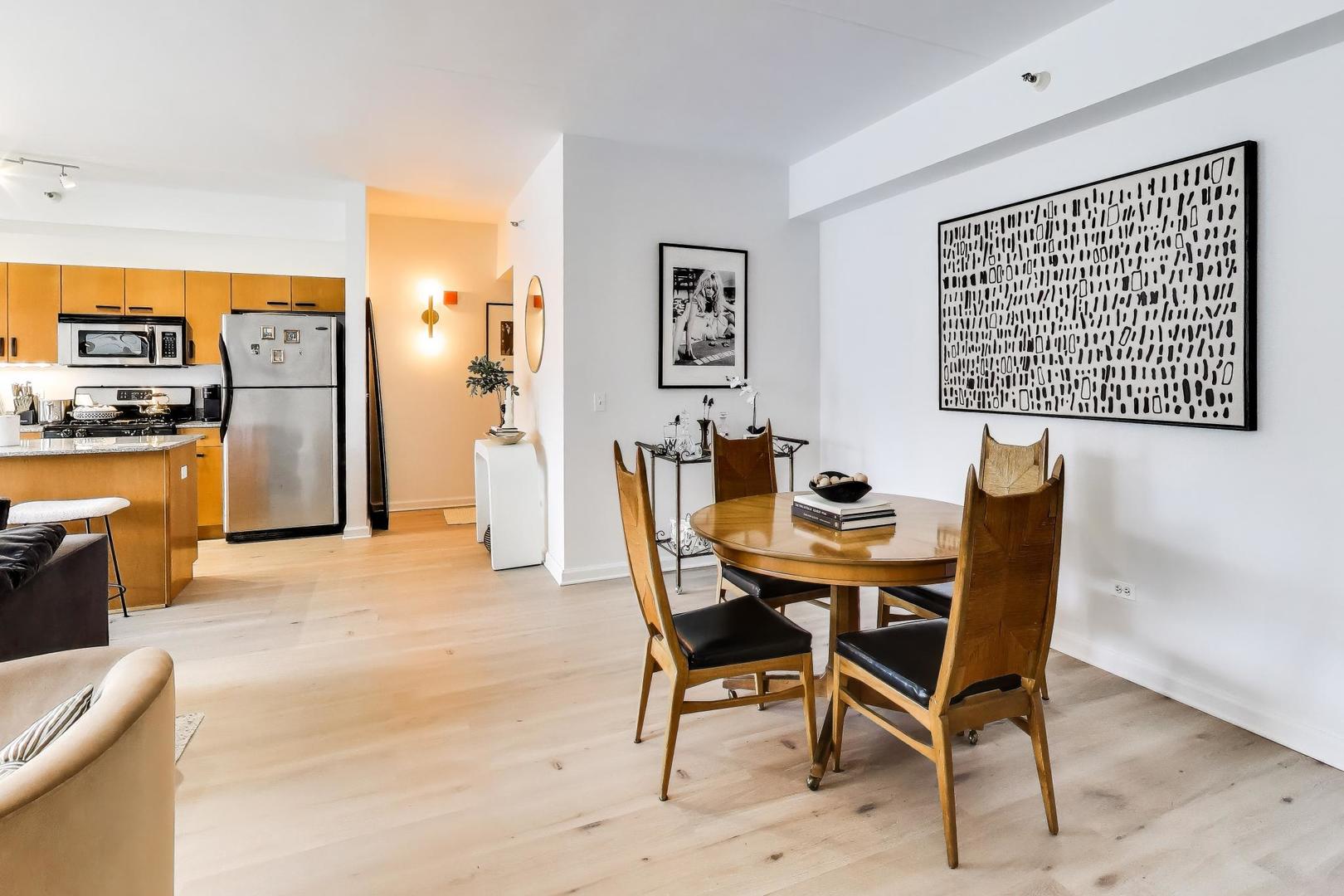 4848 N SHERIDAN Road Unit: 203