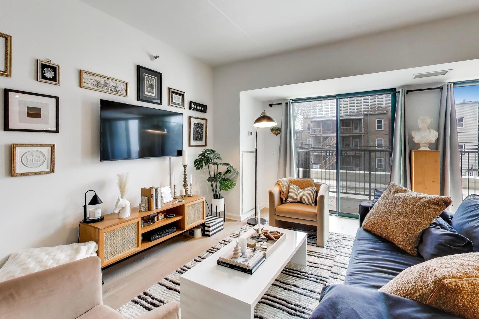 4848 N SHERIDAN Road Unit: 203