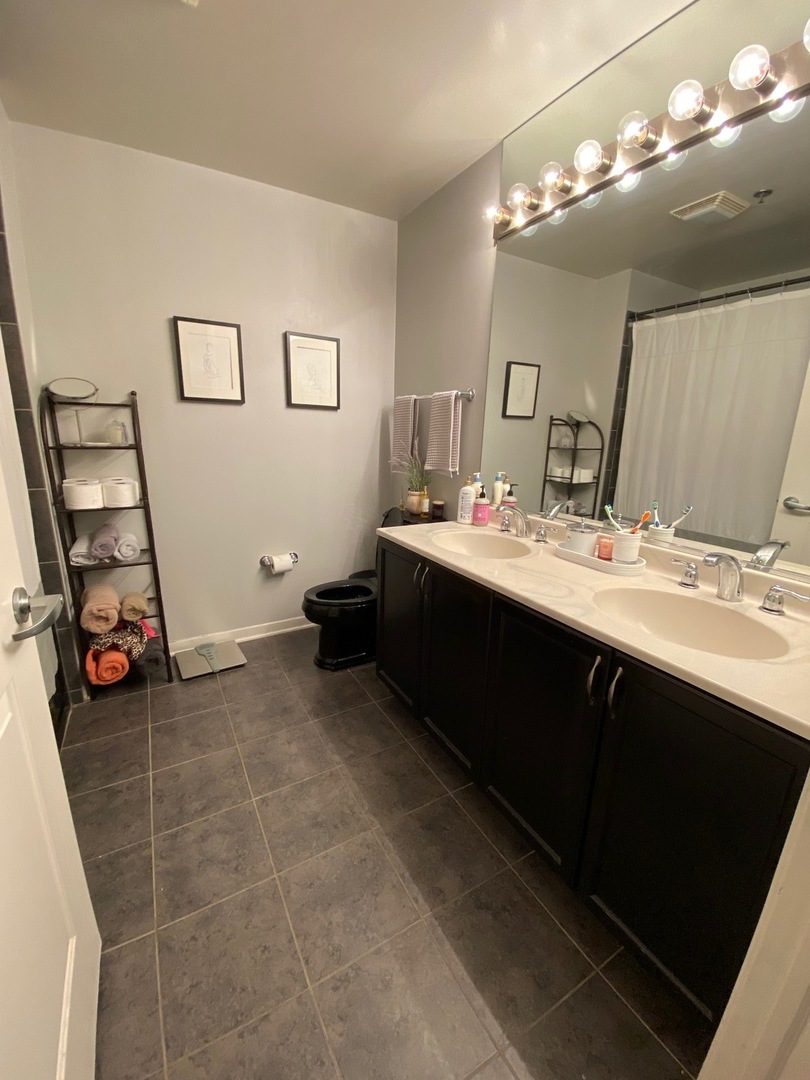 511 W Division Street Unit: 505
