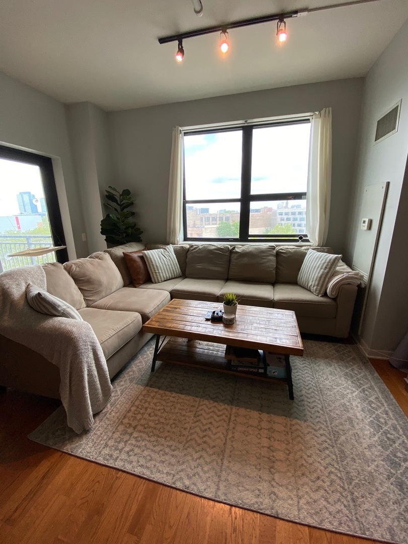 511 W Division Street Unit: 505