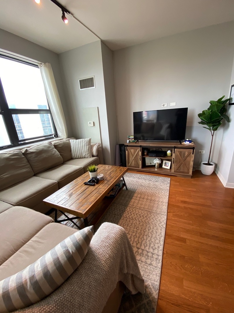 511 W Division Street Unit: 505