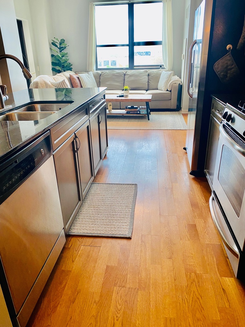 511 W Division Street Unit: 505