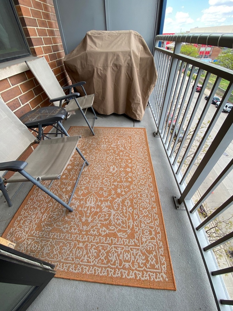 511 W Division Street Unit: 505