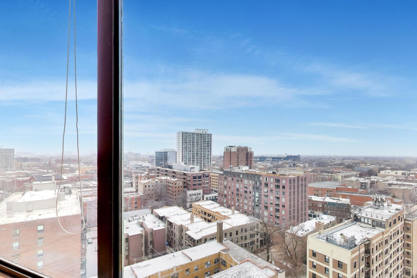 3930 N Pine Grove Avenue Unit: 1714