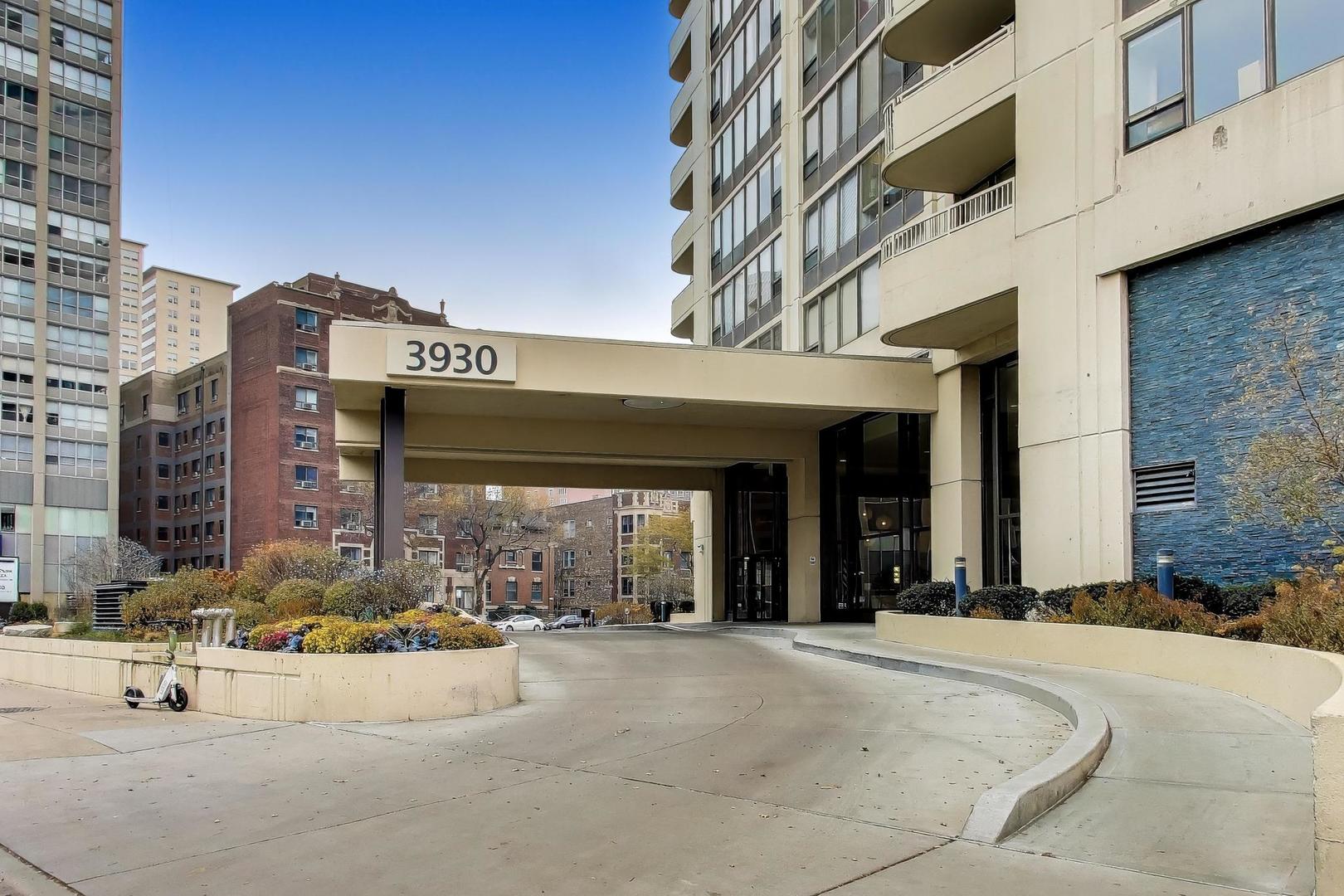 3930 N Pine Grove Avenue Unit: 1714