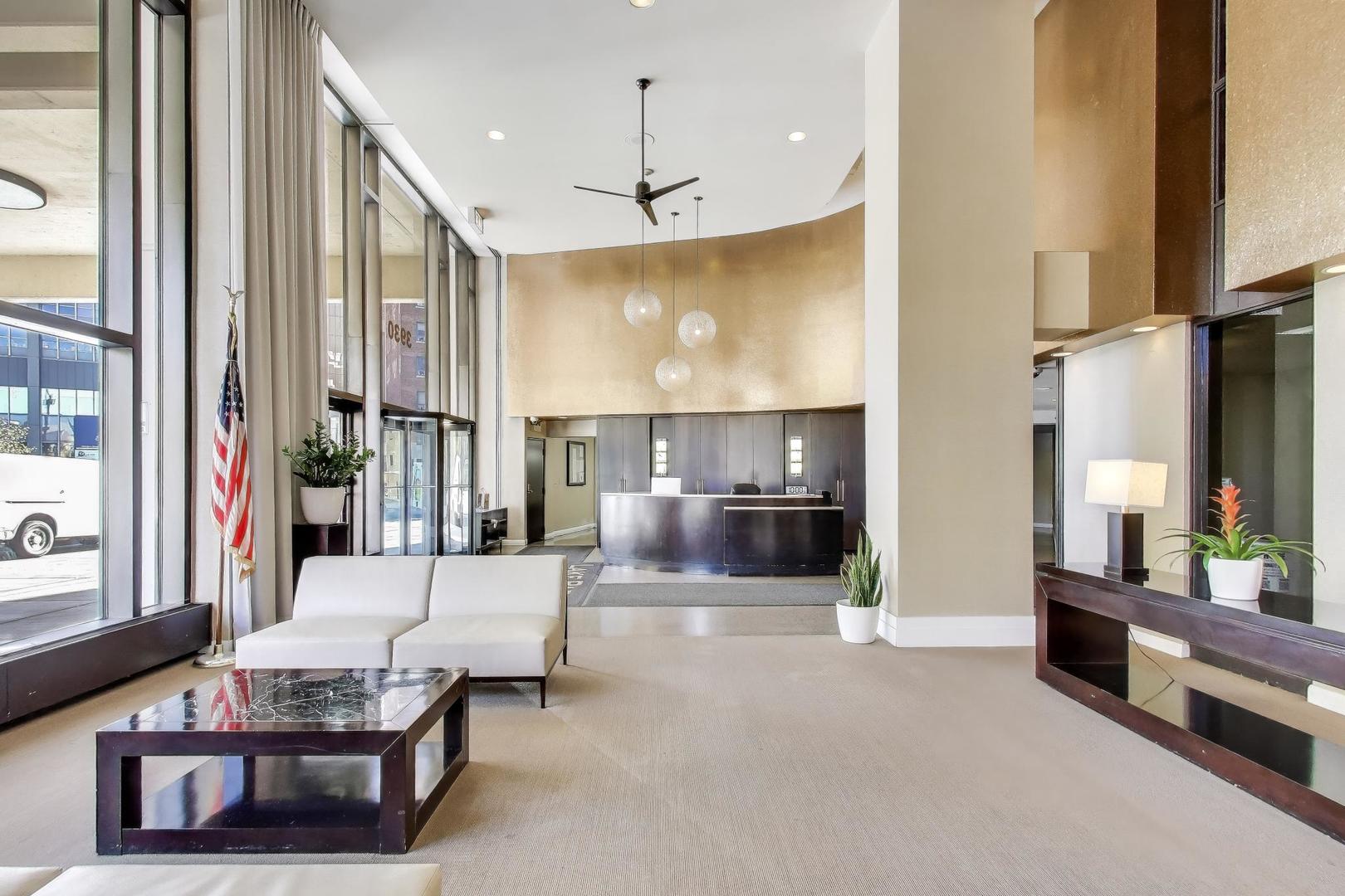 3930 N Pine Grove Avenue Unit: 1714