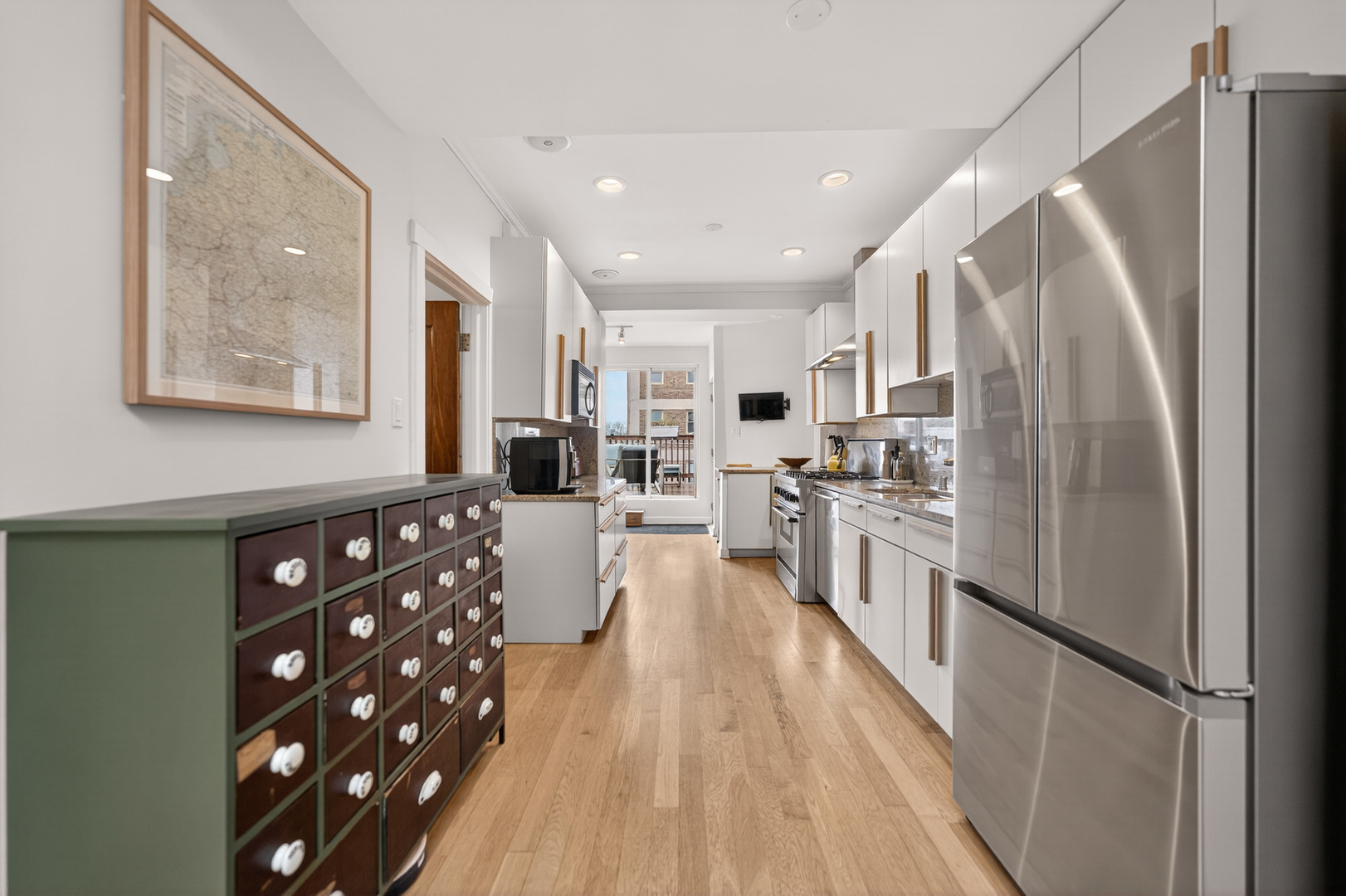 5639 N Kenmore Avenue Unit: 3