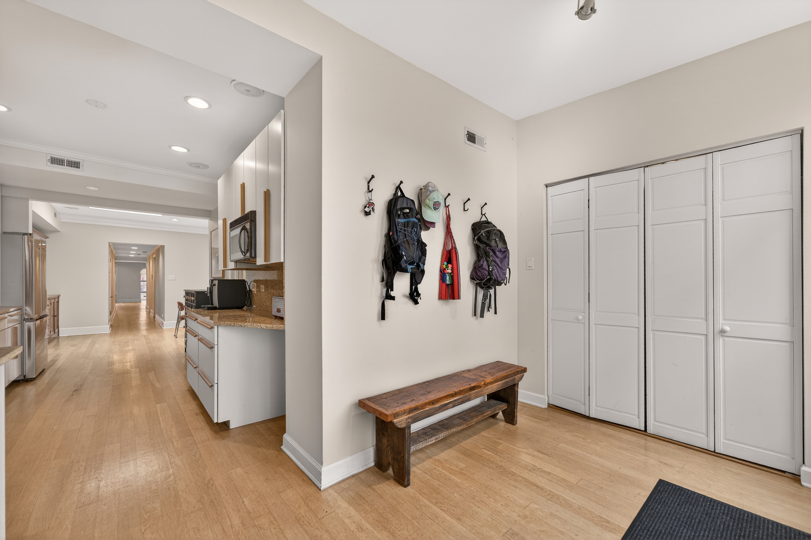 5639 N Kenmore Avenue Unit: 3