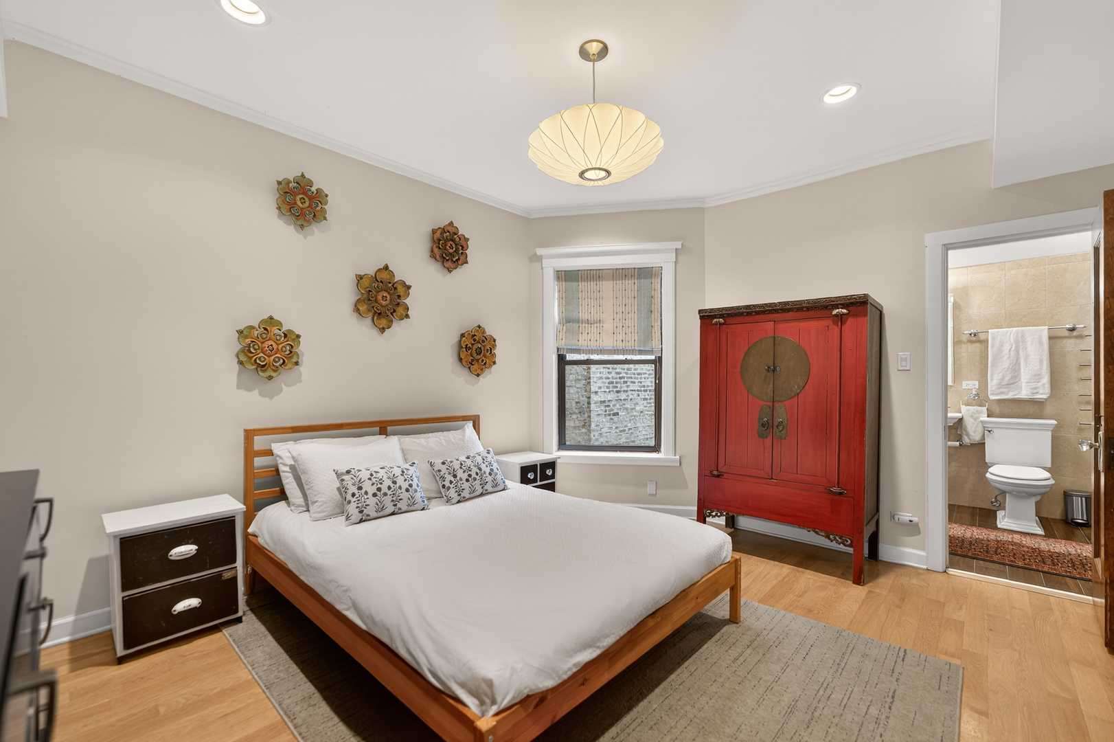 5639 N Kenmore Avenue Unit: 3