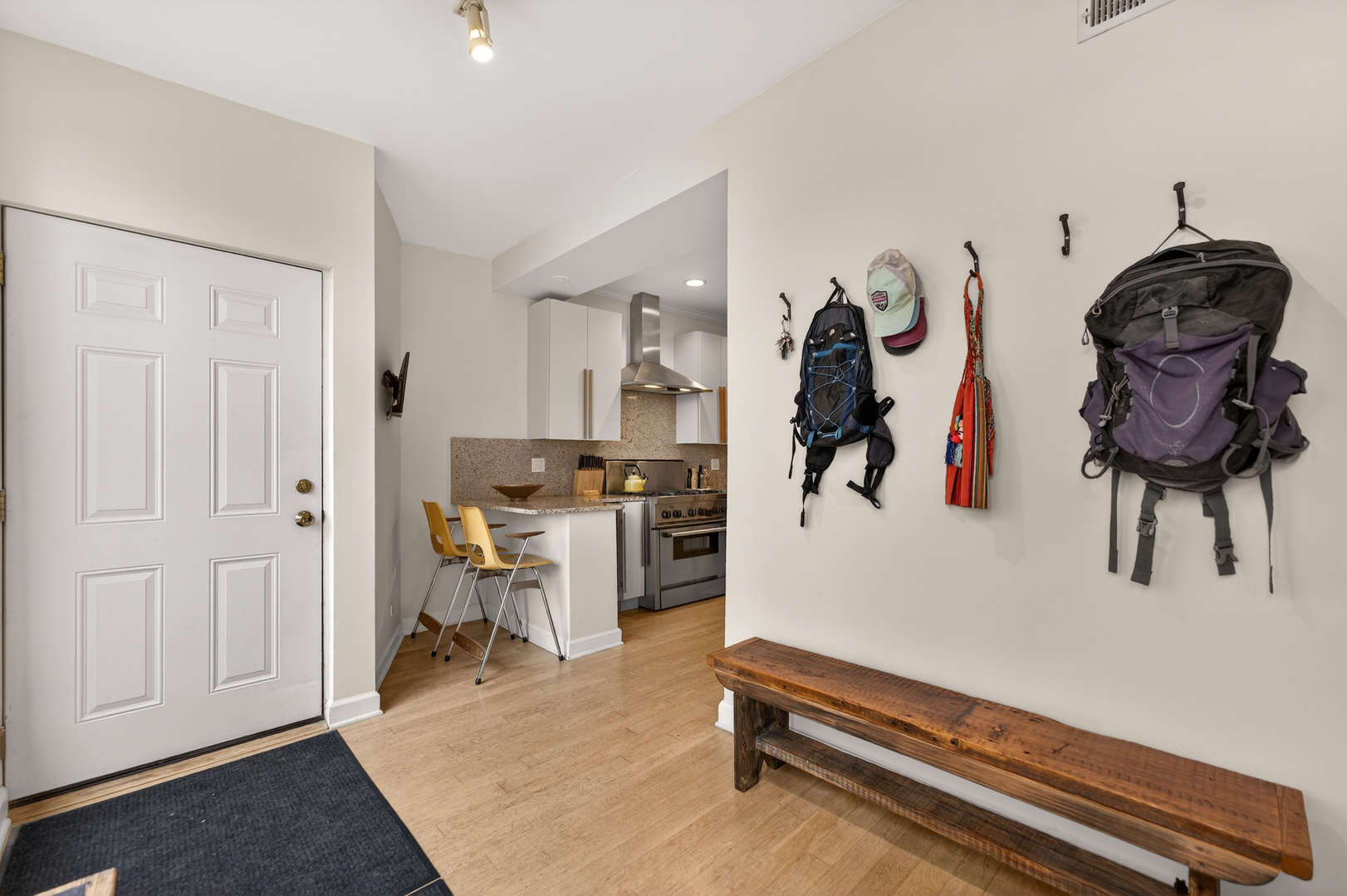 5639 N Kenmore Avenue Unit: 3