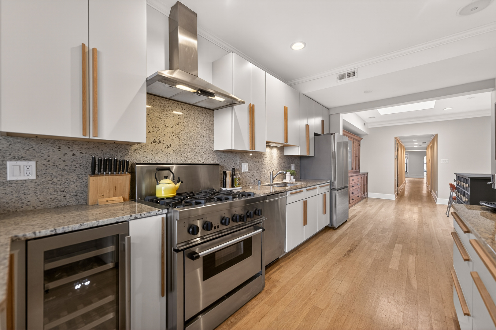 5639 N Kenmore Avenue Unit: 3
