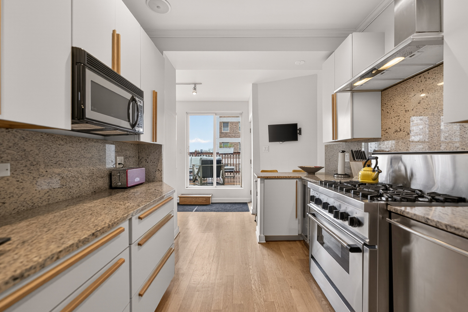 5639 N Kenmore Avenue Unit: 3