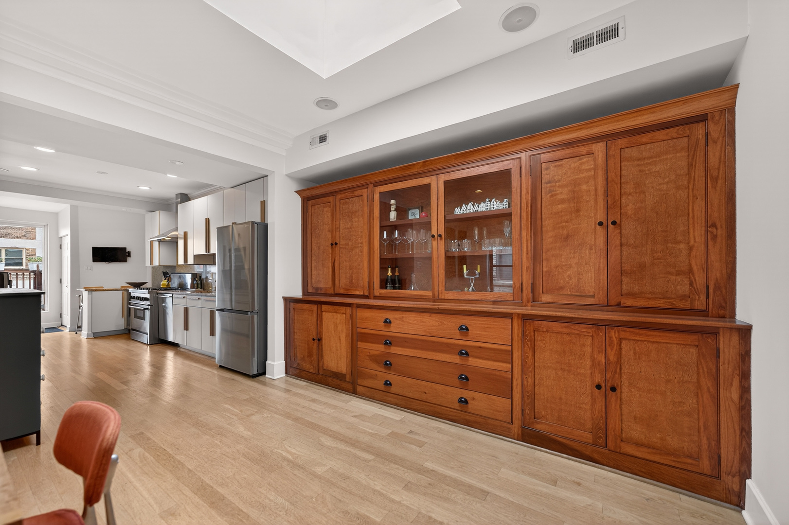5639 N Kenmore Avenue Unit: 3