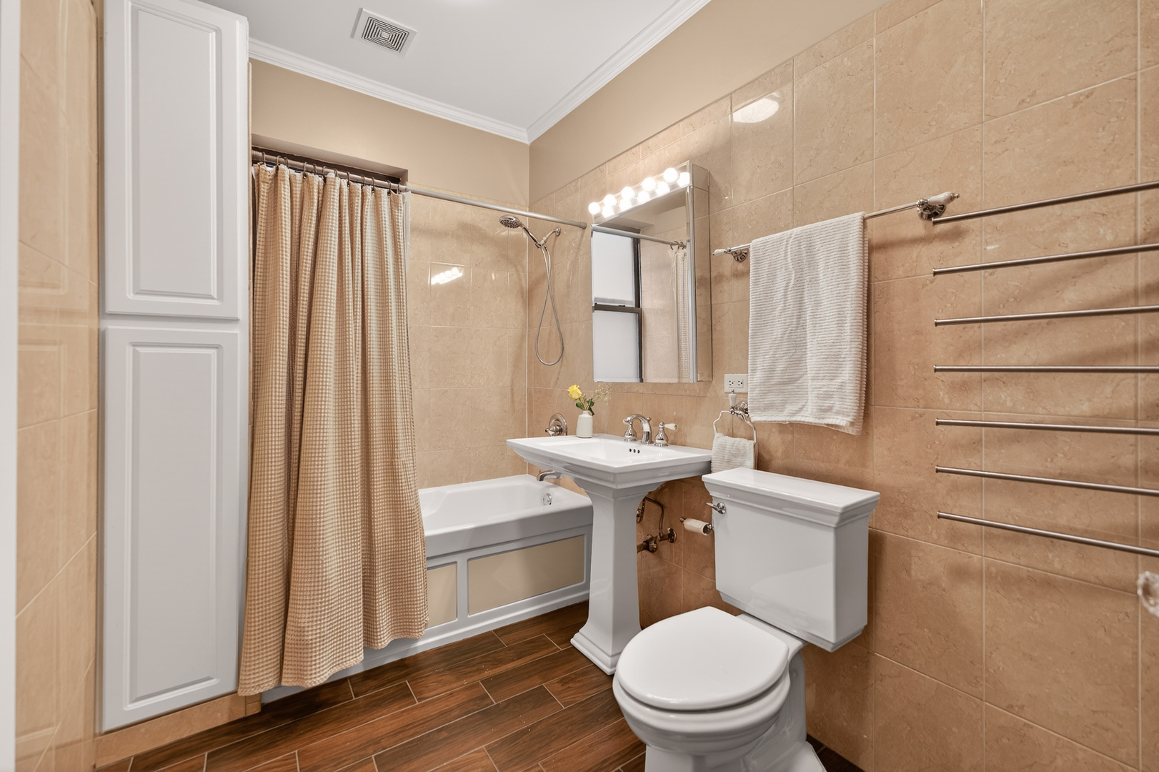 5639 N Kenmore Avenue Unit: 3