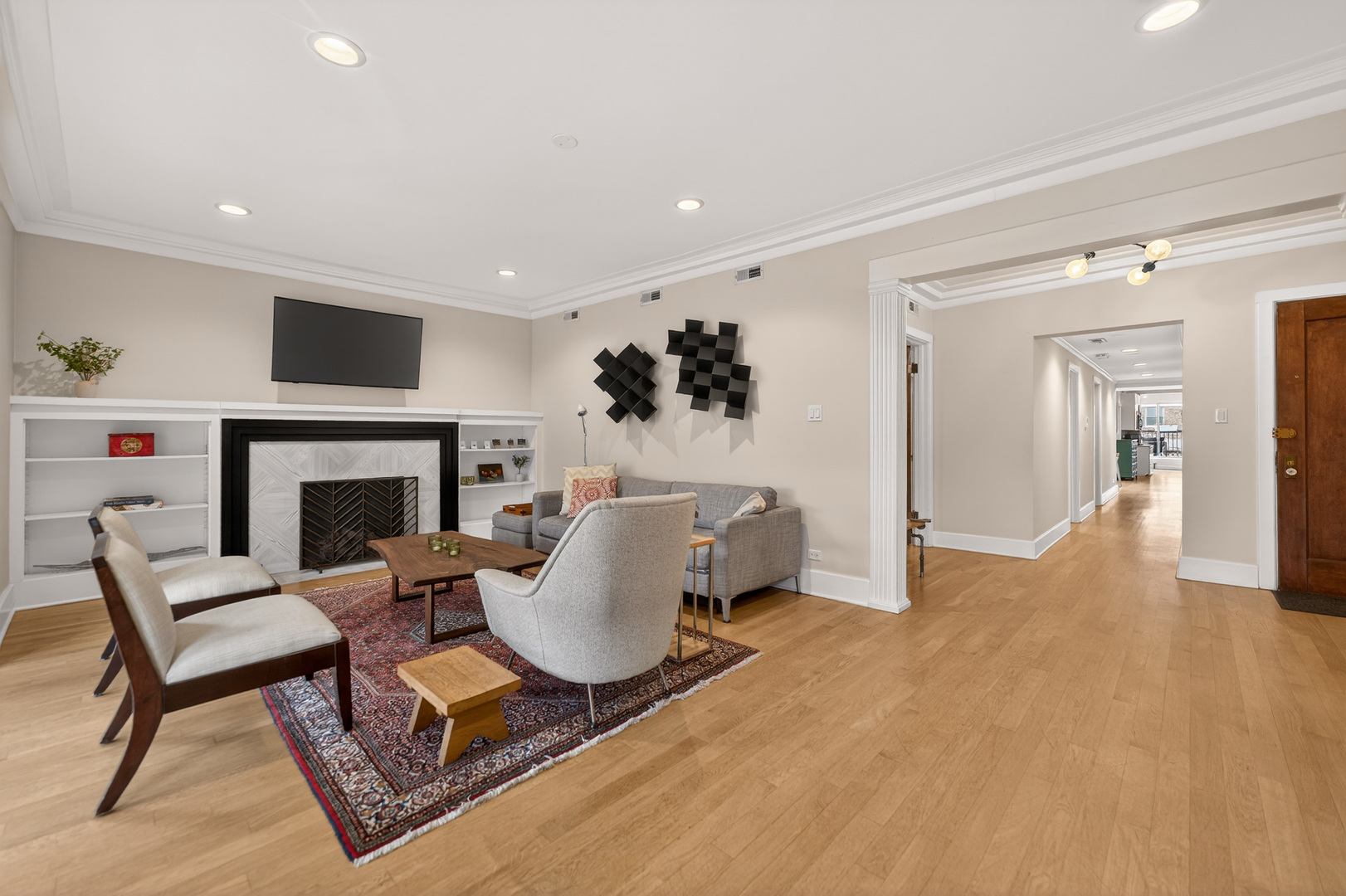 5639 N Kenmore Avenue Unit: 3
