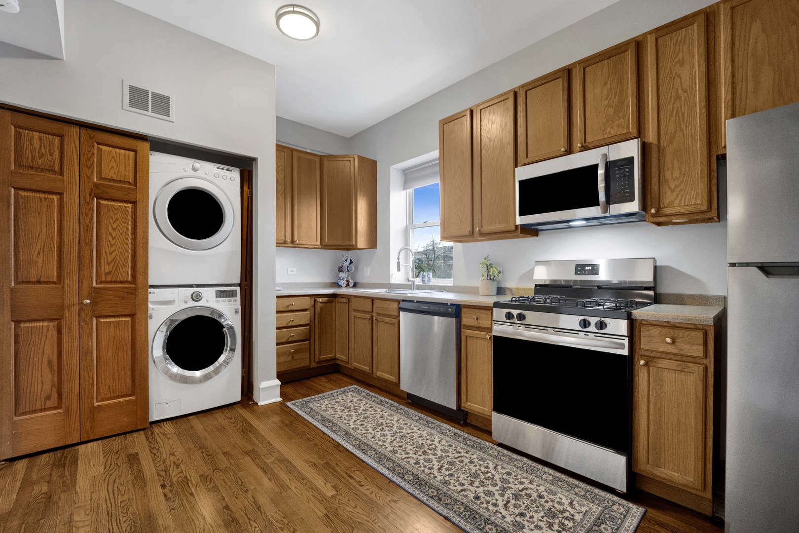 1528 W Ardmore Avenue Unit: 3W