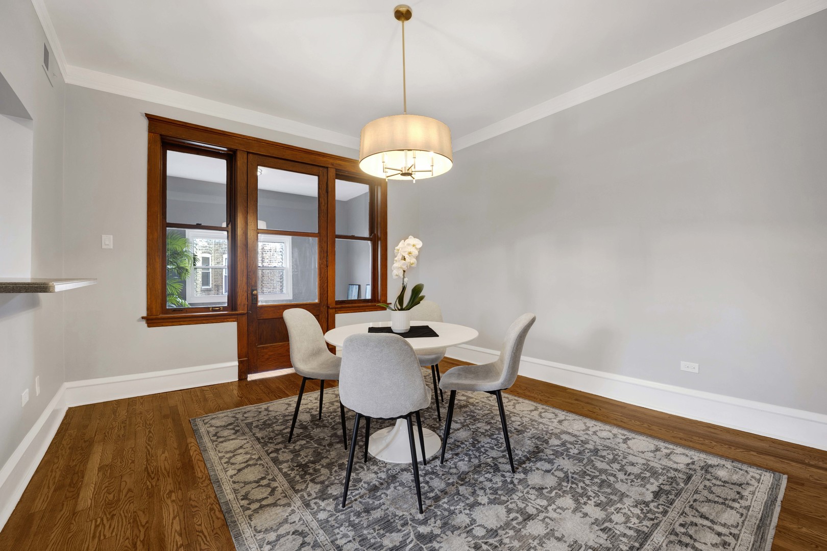 1528 W Ardmore Avenue Unit: 3W
