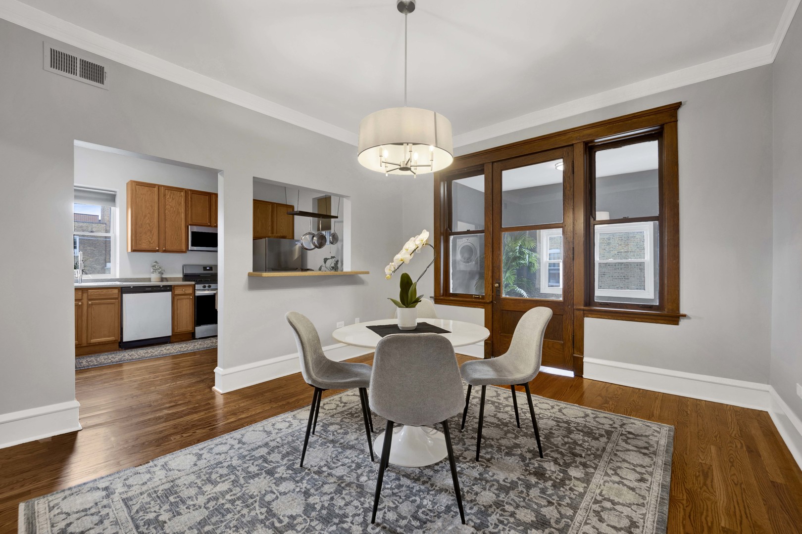 1528 W Ardmore Avenue Unit: 3W