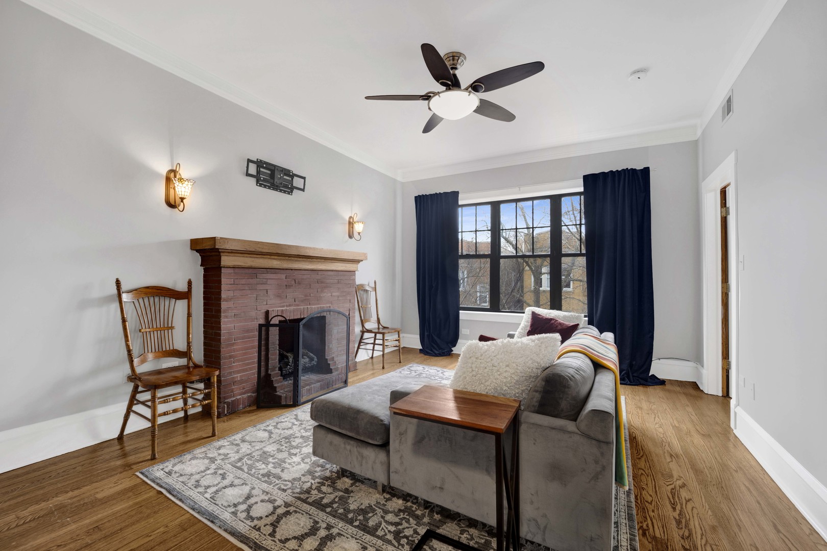 1528 W Ardmore Avenue Unit: 3W