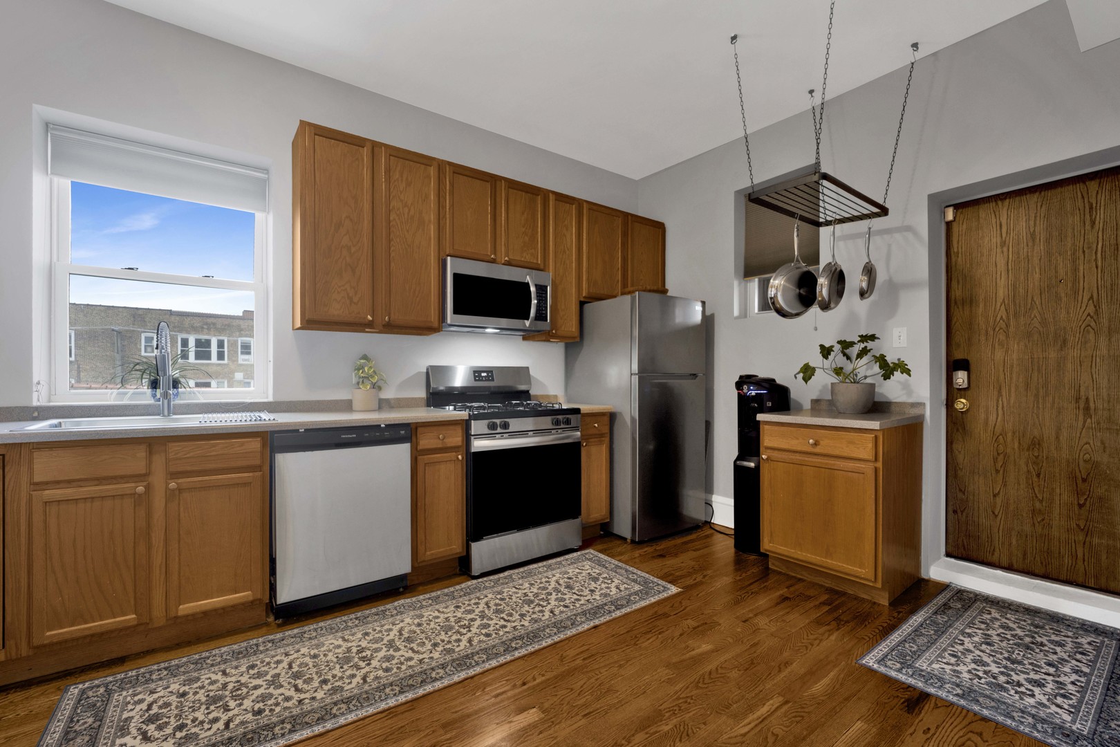 1528 W Ardmore Avenue Unit: 3W