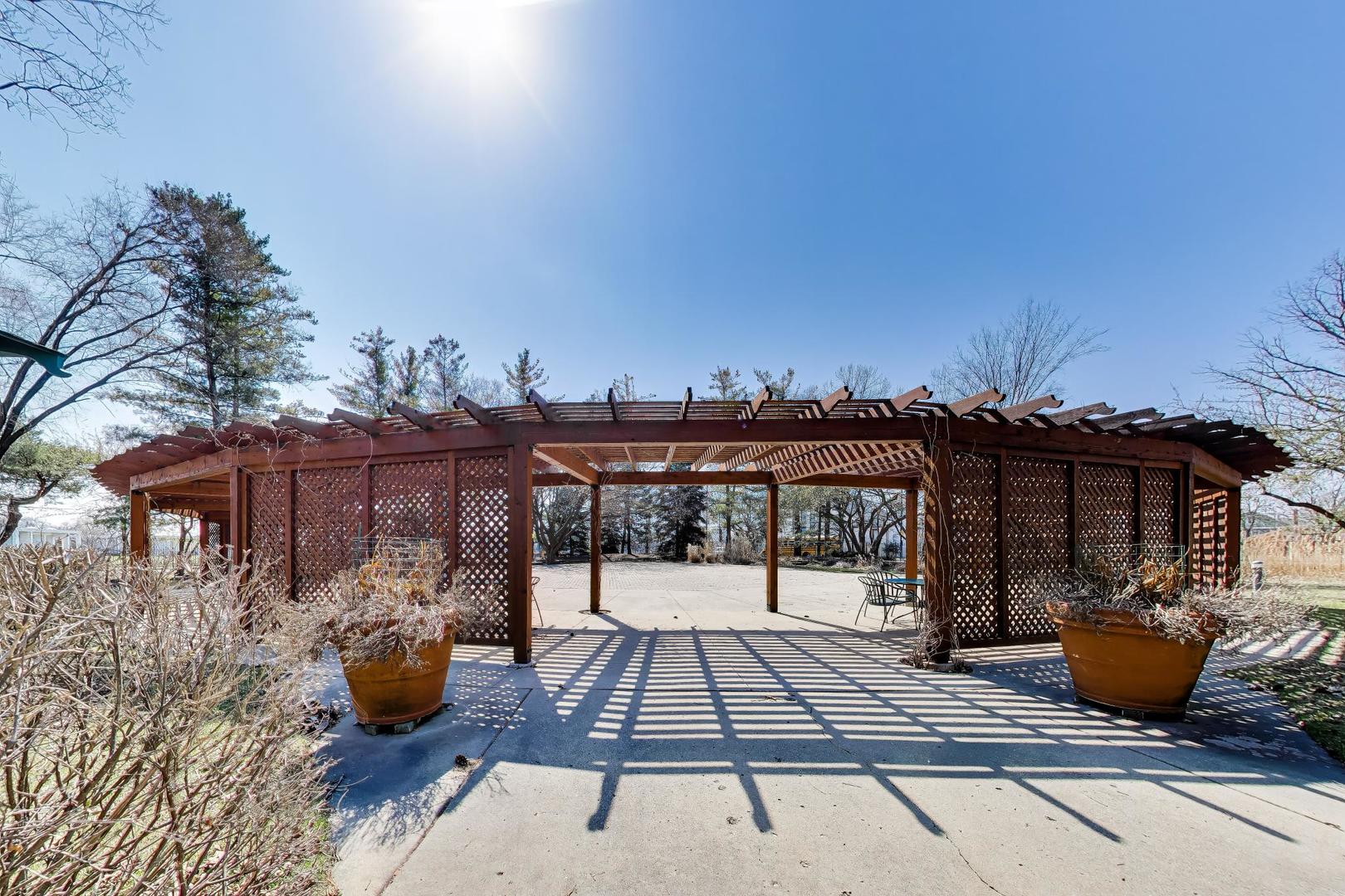 3940 W Bryn Mawr Avenue Unit: 501