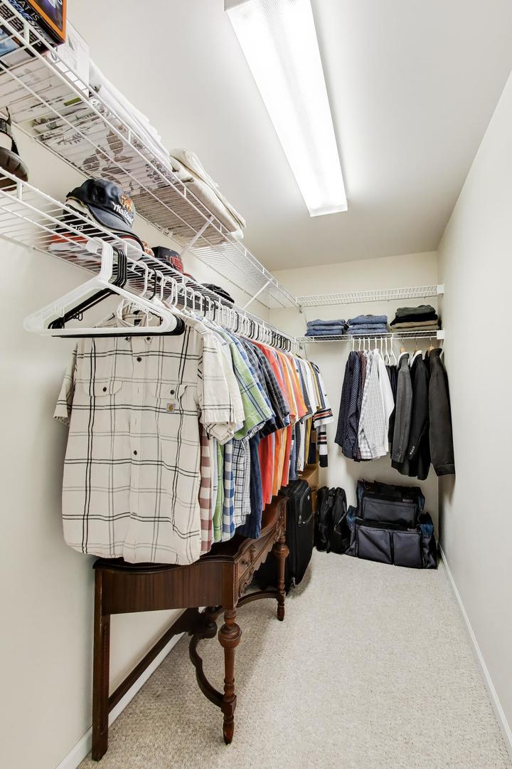 3940 W Bryn Mawr Avenue Unit: 501