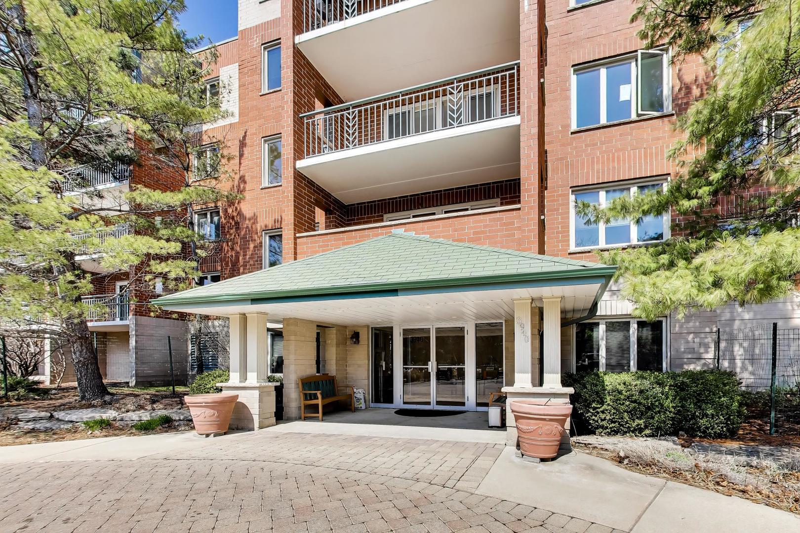3940 W Bryn Mawr Avenue Unit: 501