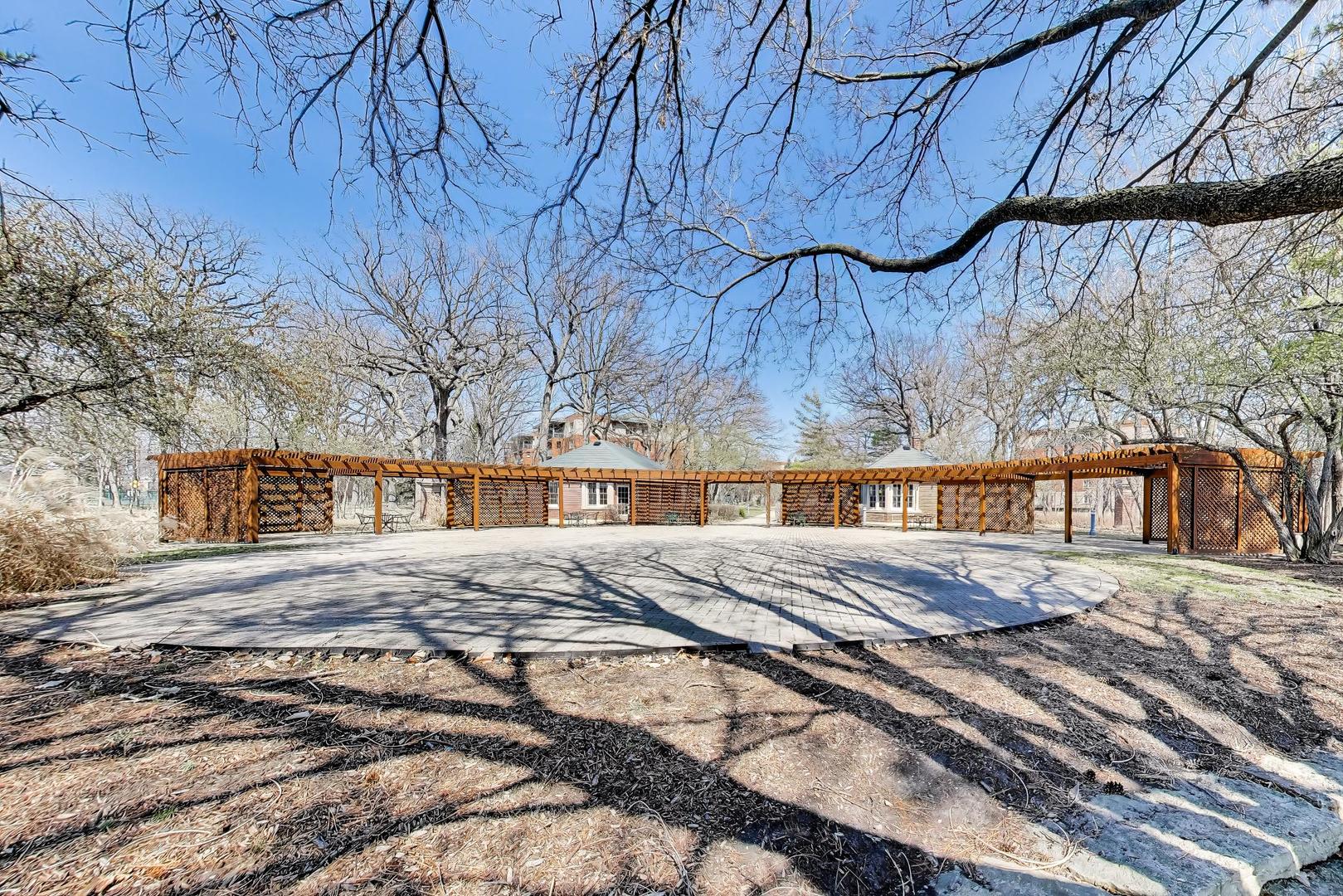 3940 W Bryn Mawr Avenue Unit: 501