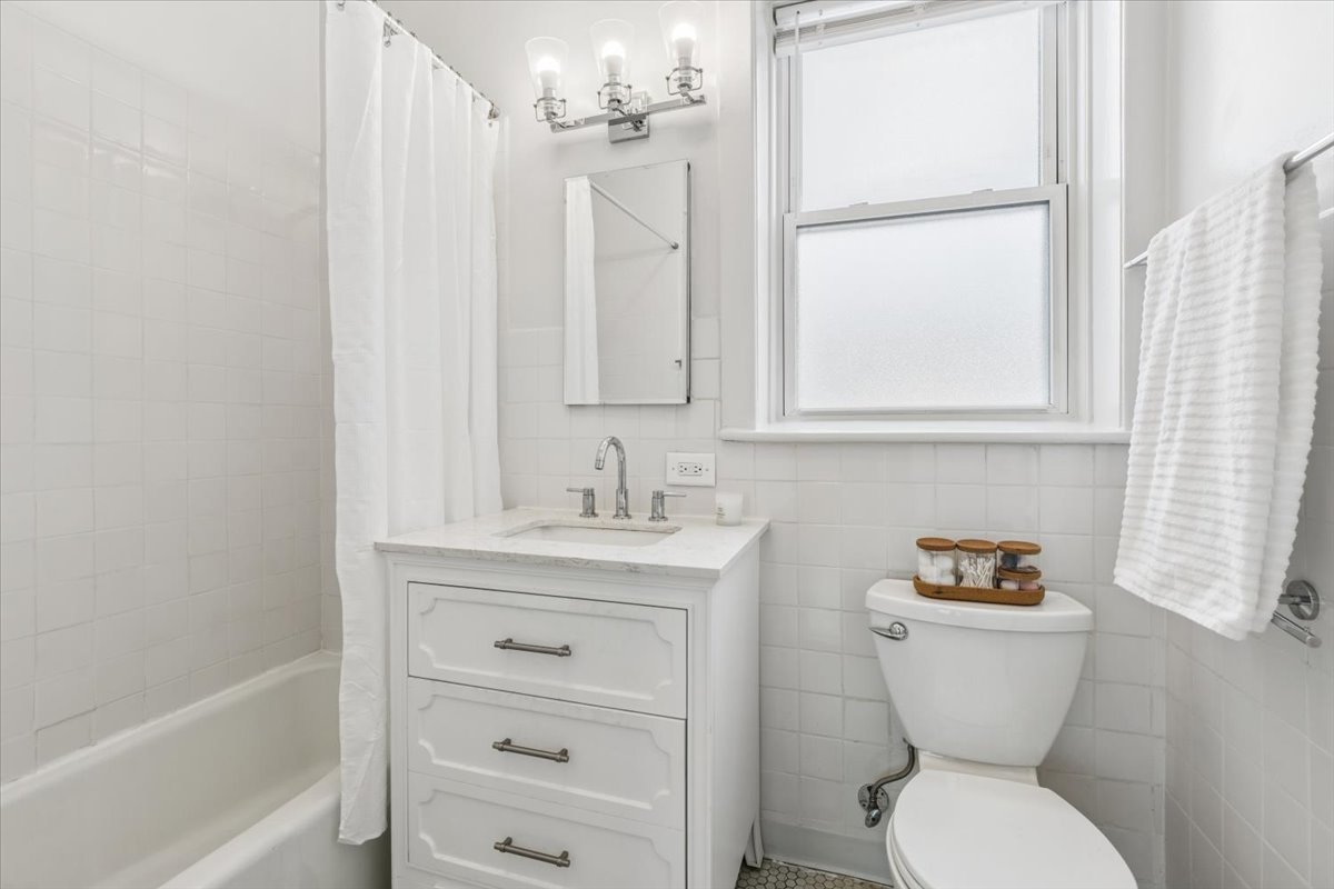 5414 N Broadway Street Unit: 2