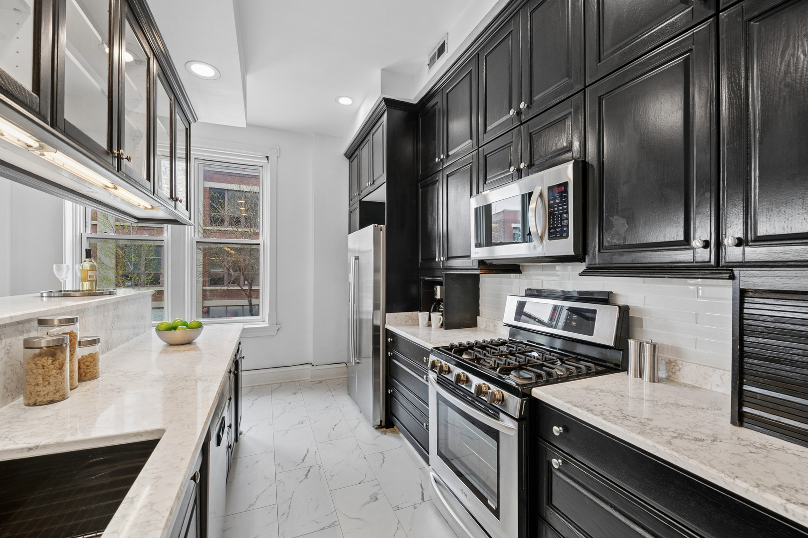 1170 W Armitage Avenue Unit: 2W