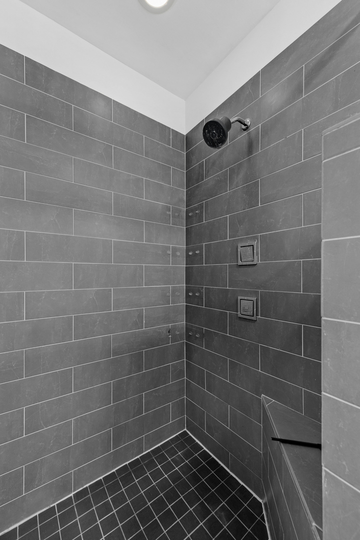 1170 W Armitage Avenue Unit: 2W