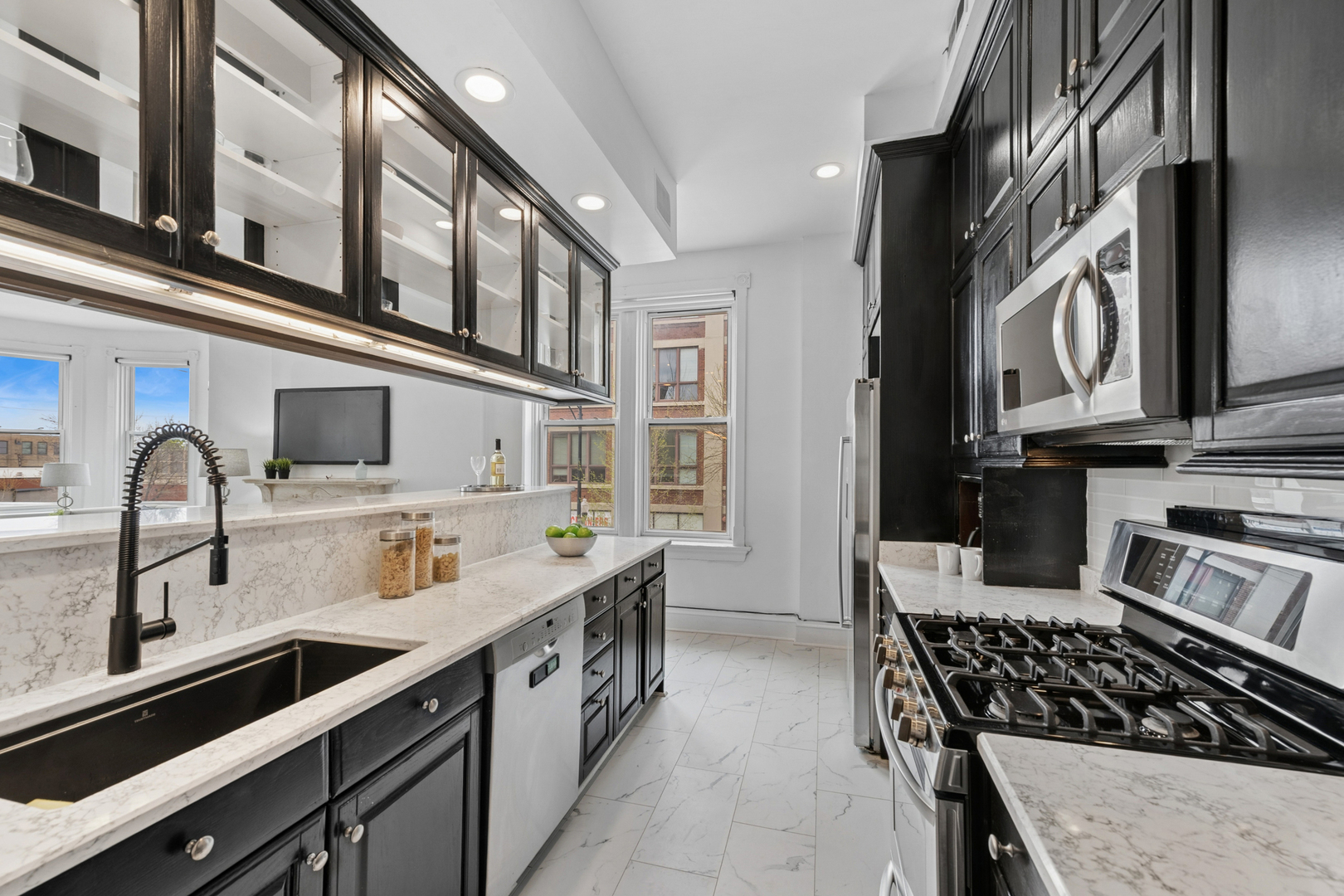 1170 W Armitage Avenue Unit: 2W
