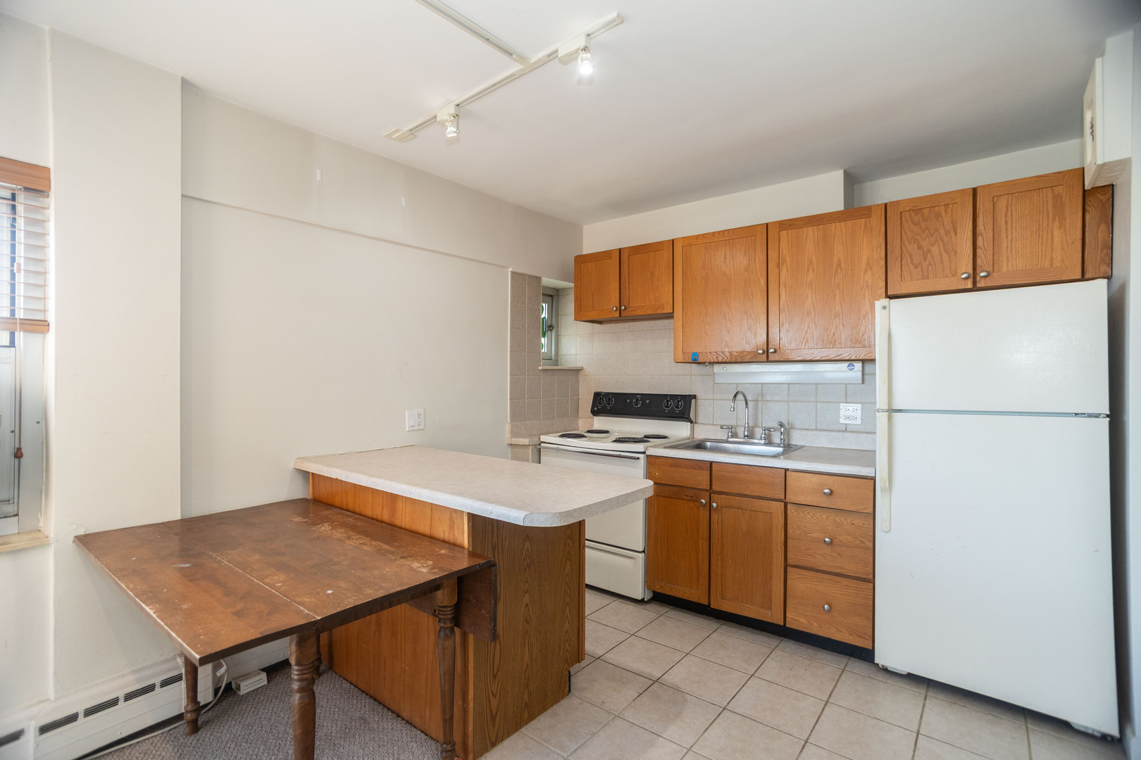 4960 N Marine Drive Unit: 1014