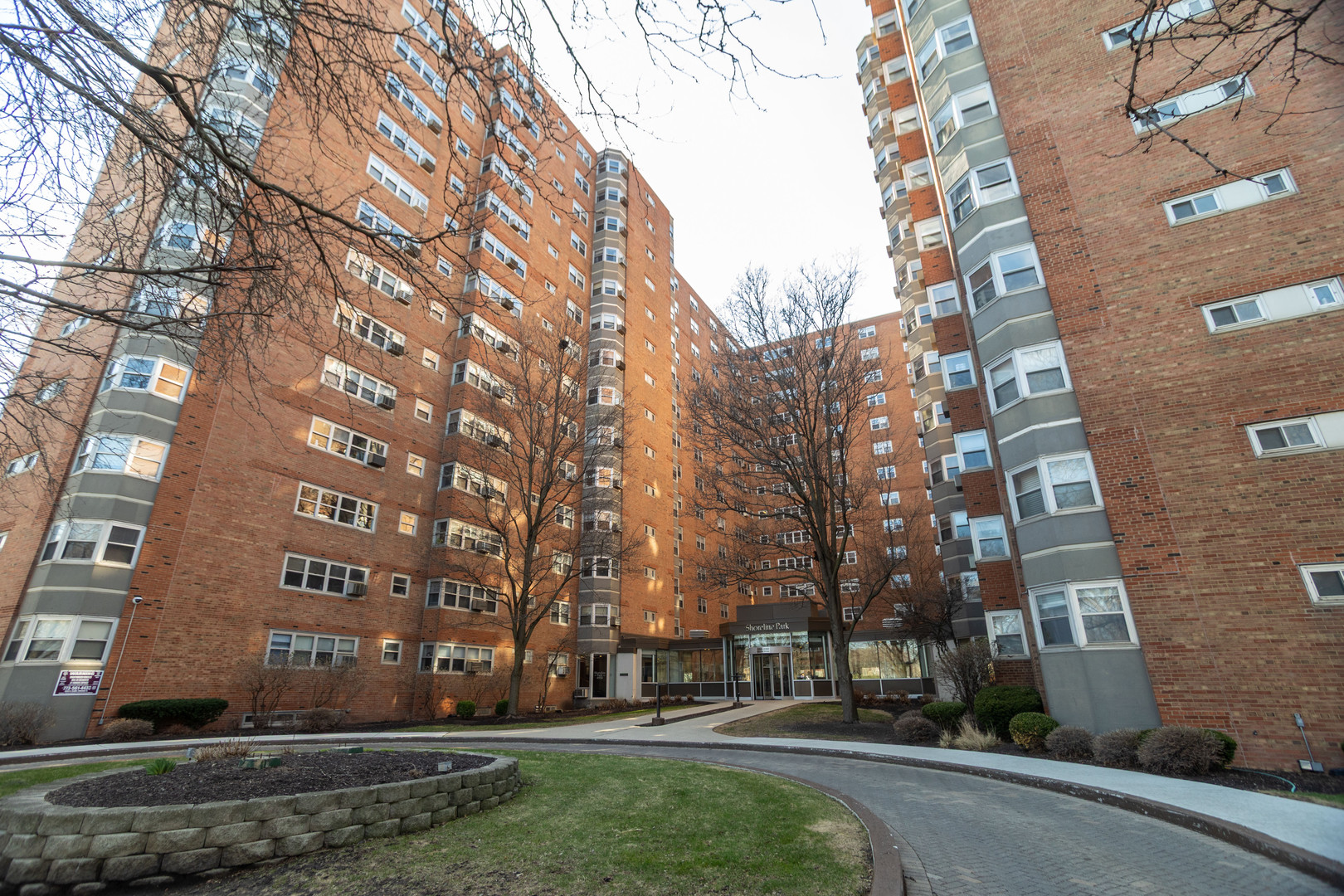 4960 N Marine Drive Unit: 1014