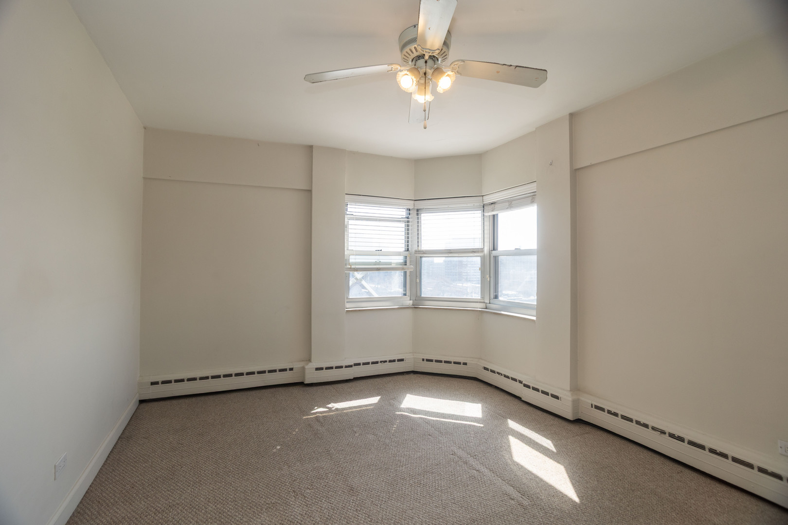 4960 N Marine Drive Unit: 1014