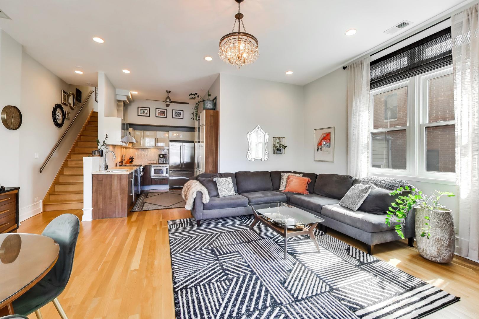 4842 N Damen Avenue Unit: 3