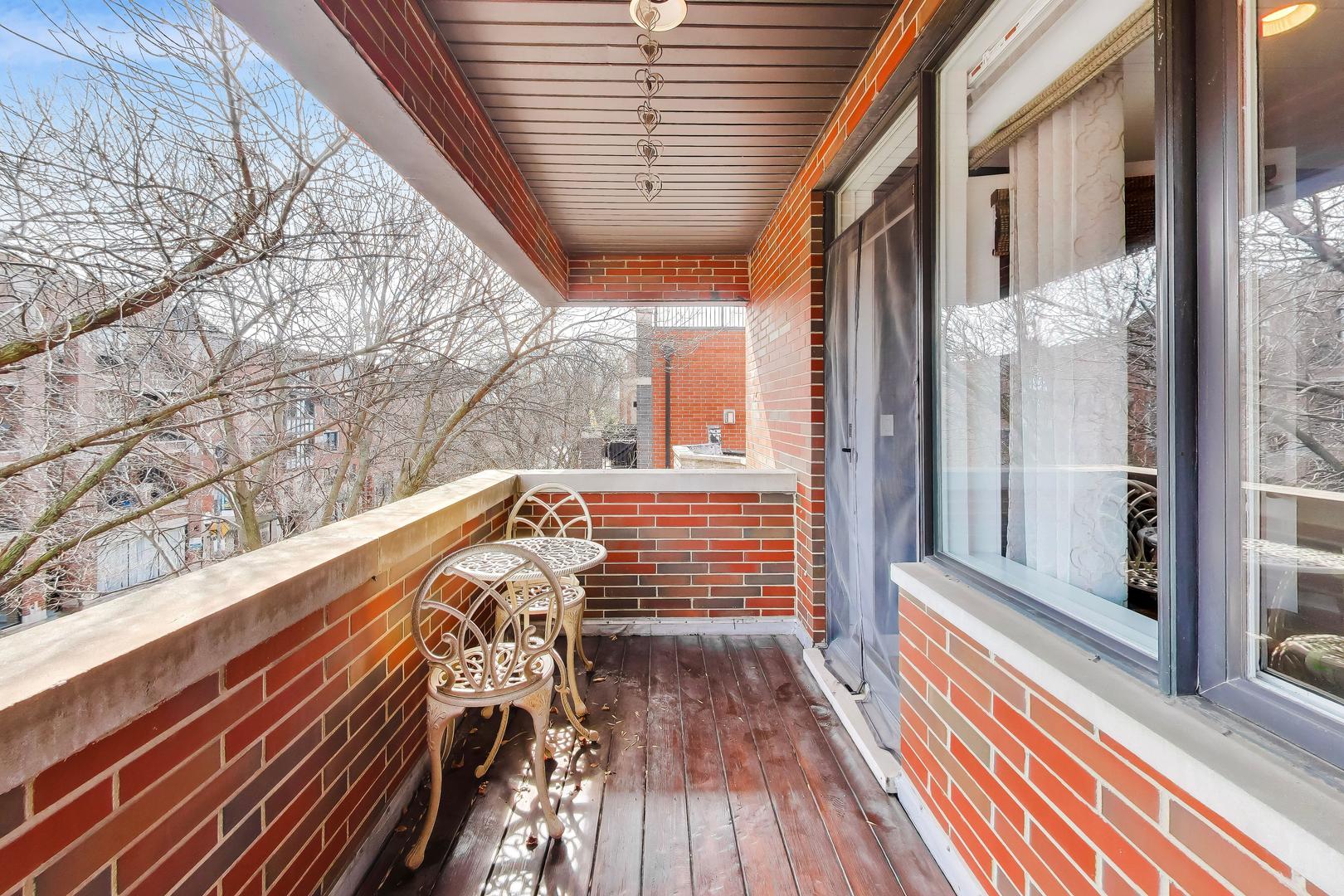 4842 N Damen Avenue Unit: 3